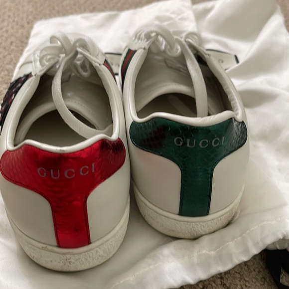 Worn this a few amount of times - Picture 5 of 7